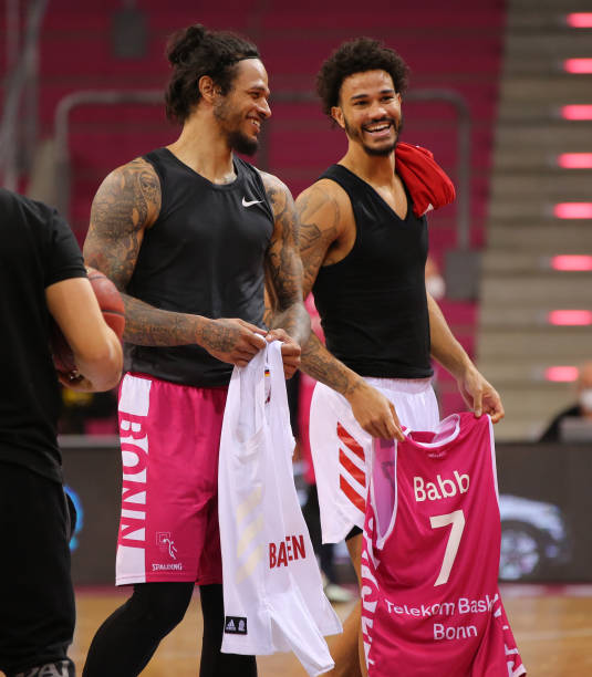 动不仅再次 动不仅再次