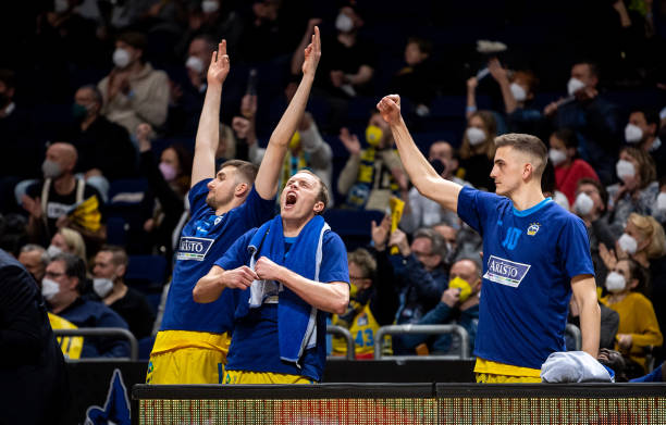 然不减当年 然不减当年