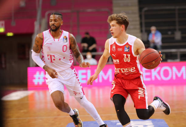 向注重反击 向注重反击