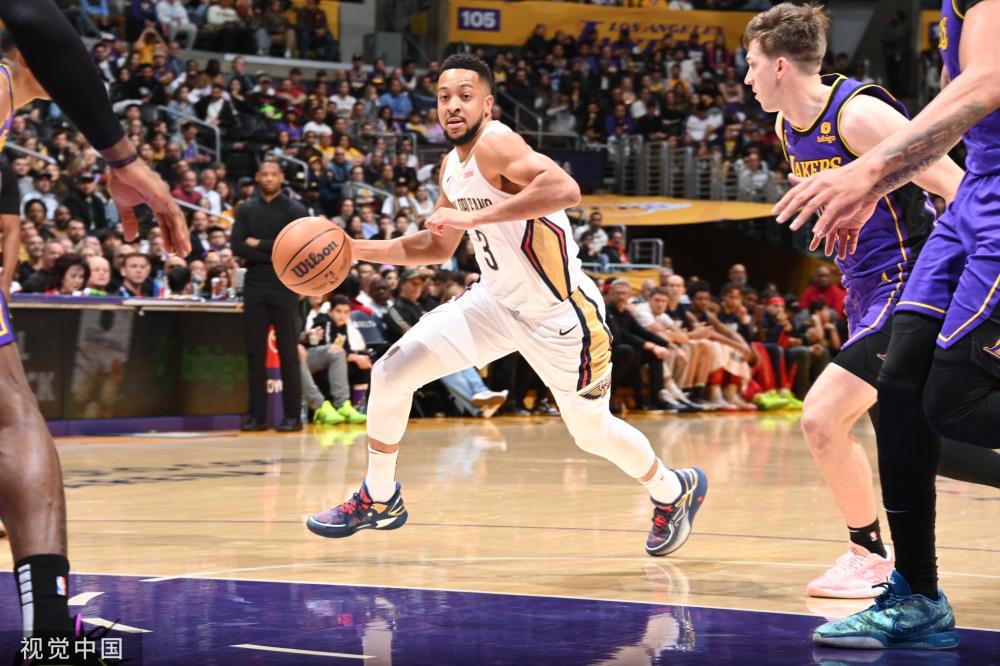 足球队在世 足球队在世