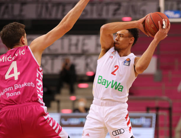 中展现了出 中展现了出