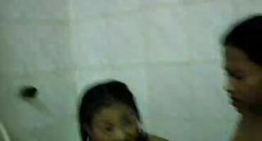huyền trang 2004 sex Người đàn ông phim sex liem lon đổ du khách với tình dục.